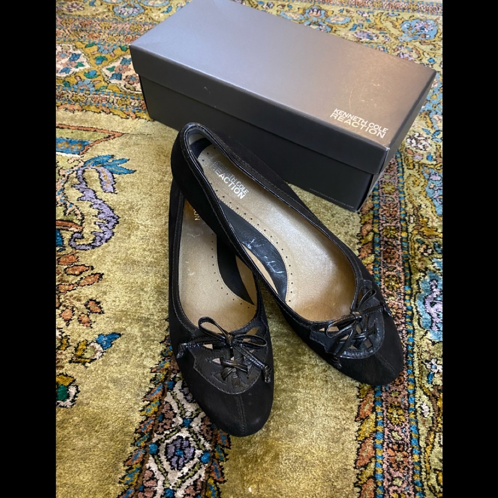 Kenneth Cole Reaction Security Bard black suede sandals